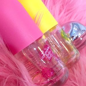 Meet your Posher, Nila.